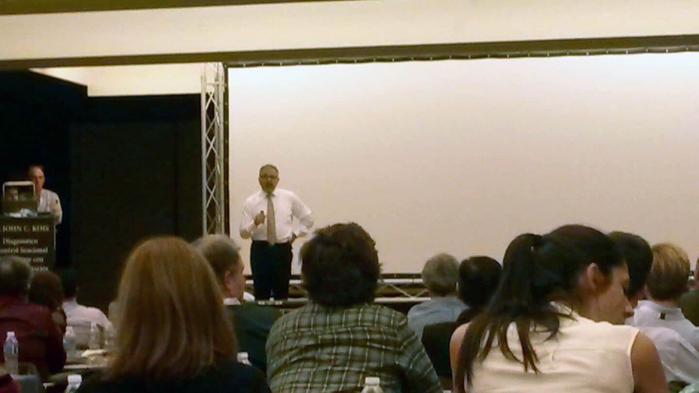 Assistim al curs del Dr. John Kois sobre diagnòstic i control funcional del pacient amb desgastos dentaris